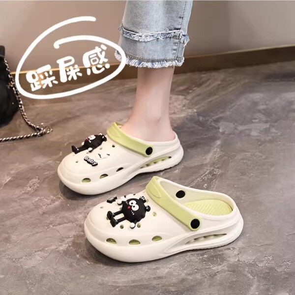 Women's Summer Outdoor Clogs with Soft Soles, Cute Closed-Toe Design, Comfortable Slip-On Slippers, Dual-Use Sandals, Non-Slip Beach Shoes