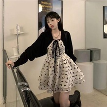 赫本风吊带连衣裙秋季新款法式收腰显瘦气质大摆字短裙女装