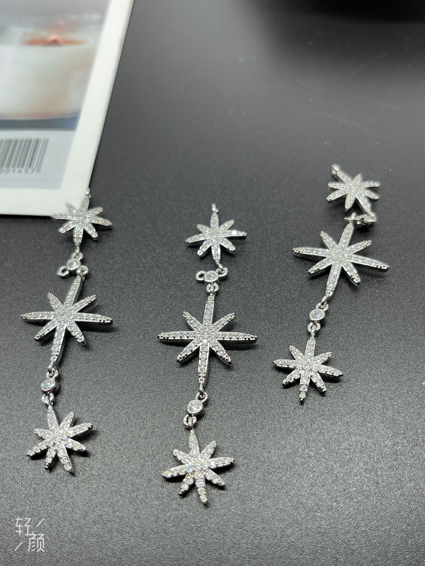Copper fashionable elegant necklace with zircon