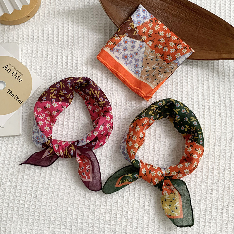 Pañuelo cuadrado floral de algodón y lino, pañuelo de seda, sensación de alta calidad, nuevo estilo de verano, bufanda de todo fósforo, chal, estilo delgado, pequeño turbante fresco, cinturón para el cabello