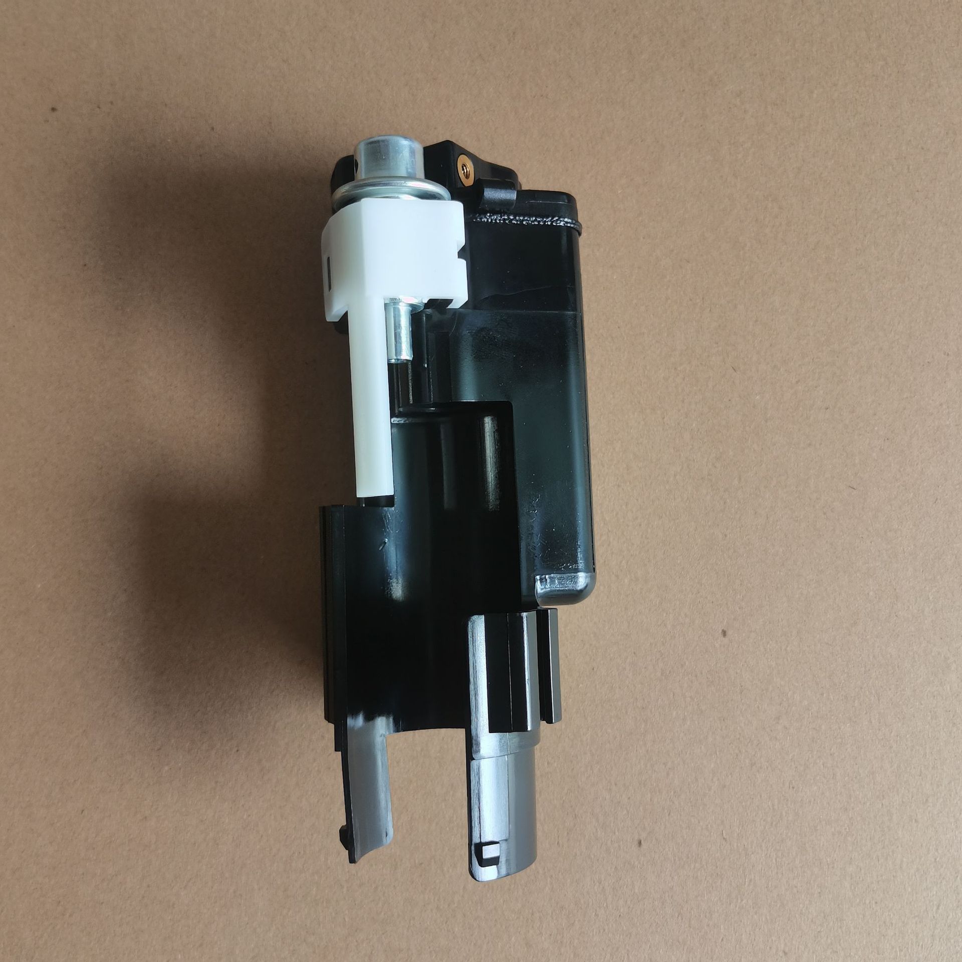 In-Stock Wholesale 1541024Fb0 Suitable for Suzuki Motorcycle Gasoline Filter Element Gasoline Filter Fuel Pump