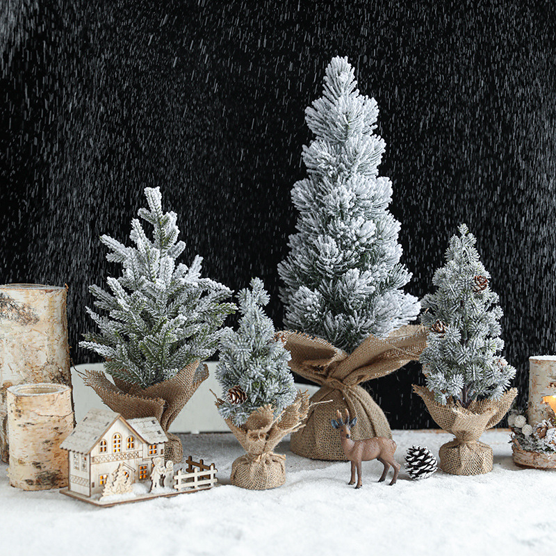Nuevo mini árbol de Navidad de escritorio flocado árbol de nieve de Navidad envuelto escena decoración al por mayor