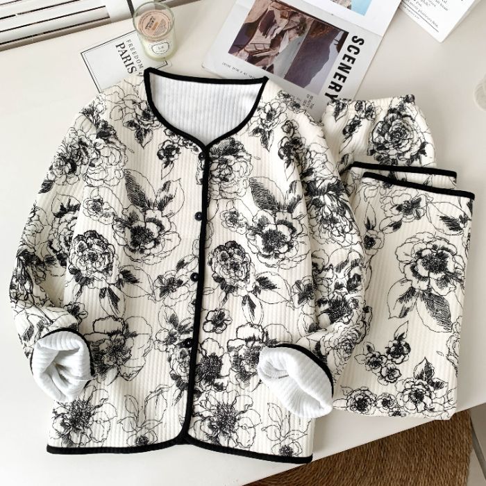 Pijamas al por mayor transfronterizos de invierno de aire de algodón jacquard lindos dibujos animados de alta calidad dulce conjunto de ropa para el hogar