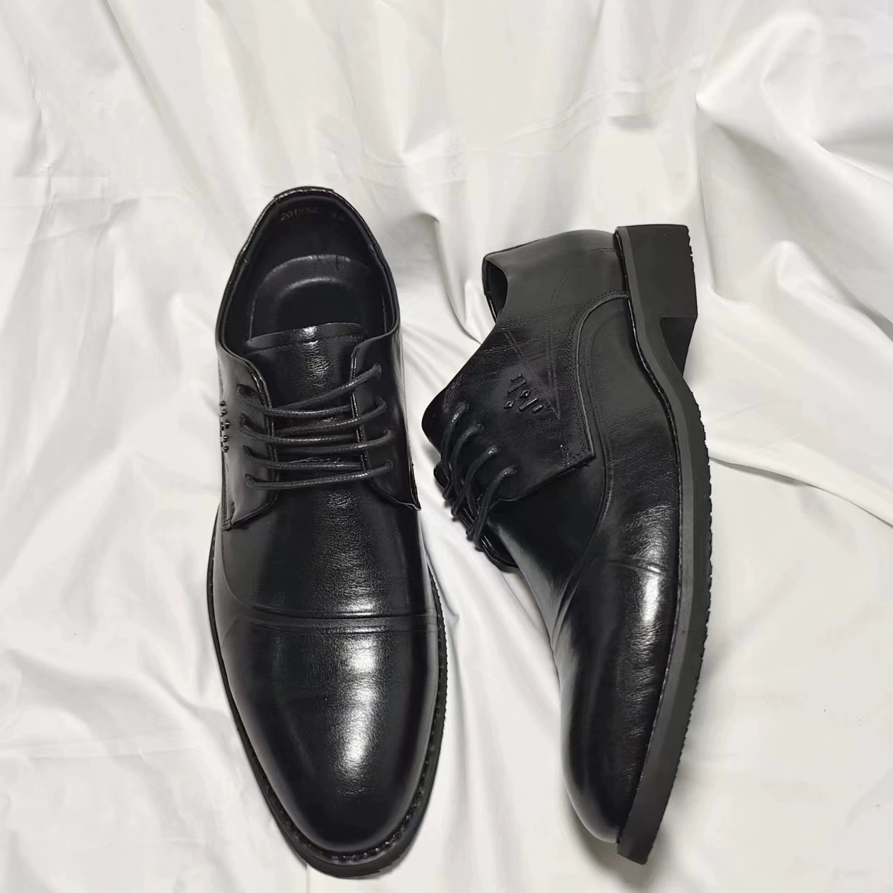 Деловая кожаная обувь, мужская Осенняя дышащая модная повседневная обувь в Корейском стиле, молодежная Свадебная мужская кожаная обувь, Черная мужская обувь