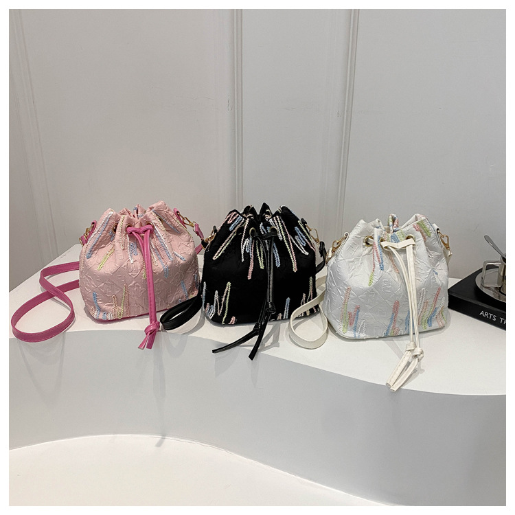 Single-shoulder bag, Korean-style drawstring, fresh and girlish crossbody bag, large capacity, commuting, casual, quality and versatile, Chinese-style bucket bag undefined