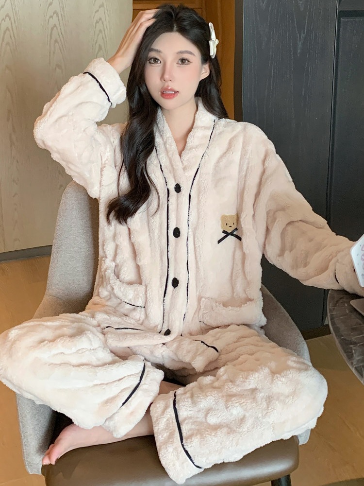 法兰绒睡衣女秋冬季宽松大码套装加绒加厚珊瑚绒冬天家居服可外穿