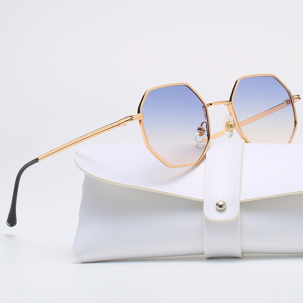fashionable women's classic retro sunglasses