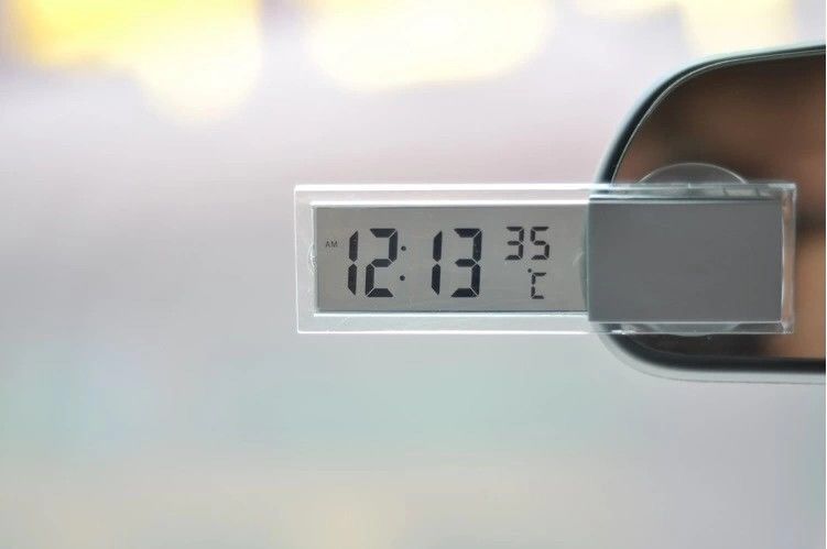 Transparent liquid crystal display thermometer car electronic clock air outlet type electronic watch with clip luminous