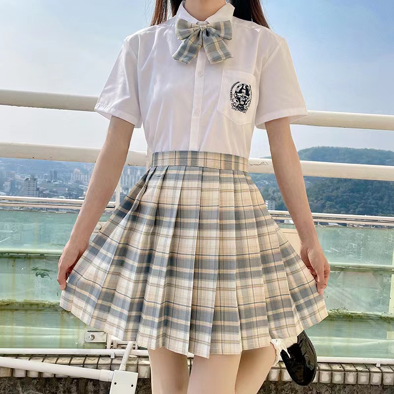 Lemon sea salt, pleated skirt