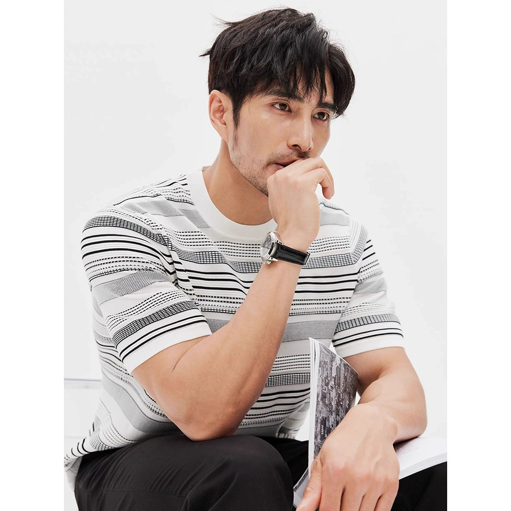 Легкая спелая полосатая текстура с круглым вырезом с короткими рукавами мужская 2025 новая мода без горячего и удобного дышащего блузка для тела топ