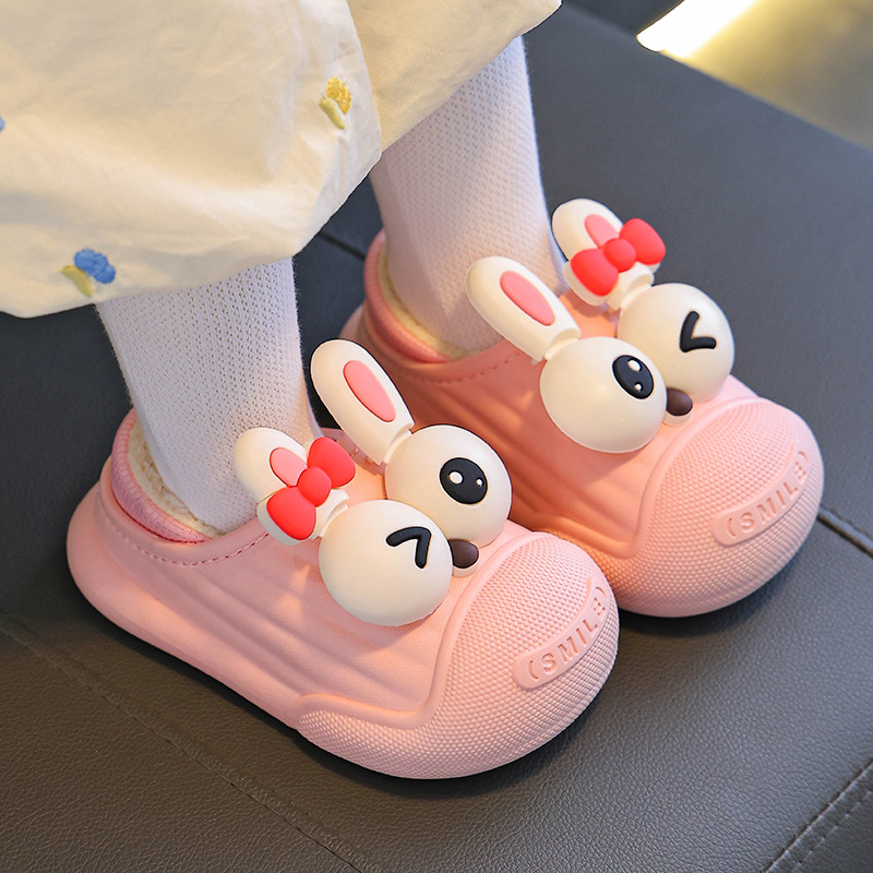 Zapatillas de algodón para niños invierno 2024 nuevos niños y niñas impermeables antideslizantes calentamiento en el hogar bolsas de zapatos de algodón para niños pequeños y medianos