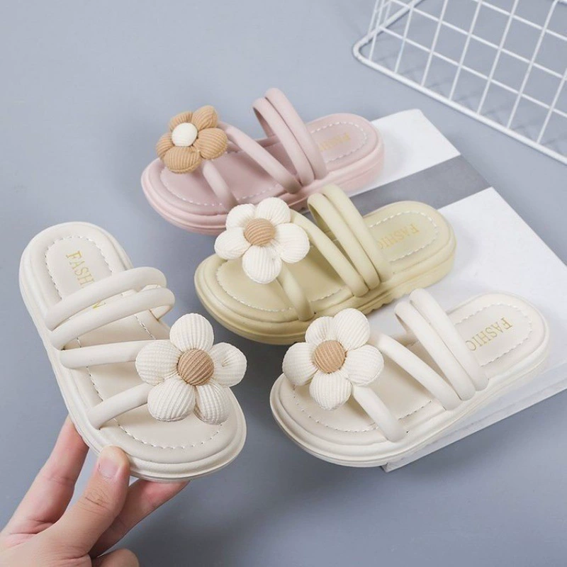 Детская обувь для девочек носить тапочки на улице 2024 летний новый детский сандалия модные цветы на пляже удобные сандалии на мягкой подошве