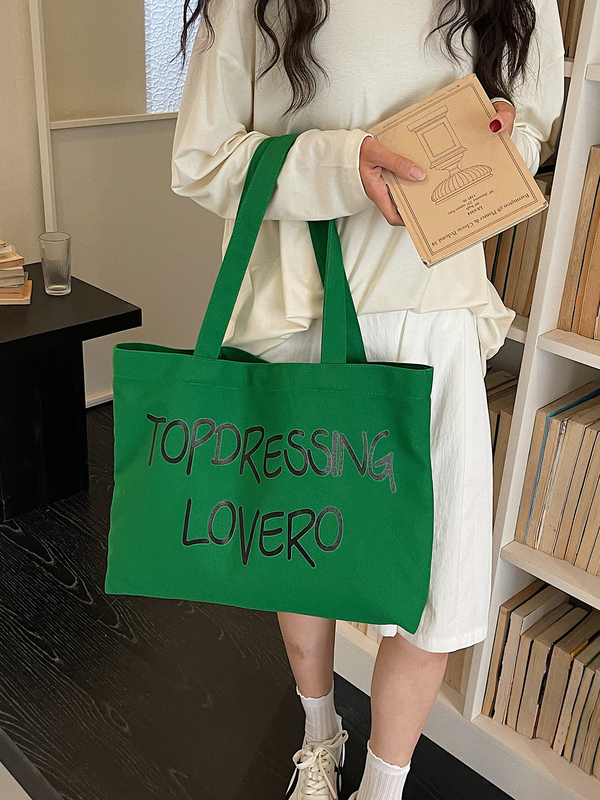 Bolsas coreanas de gran capacidad para mujeres 2026 nuevas letras de impresión de moda bolsas axilales de hombro para viajar bolsas de ocio
