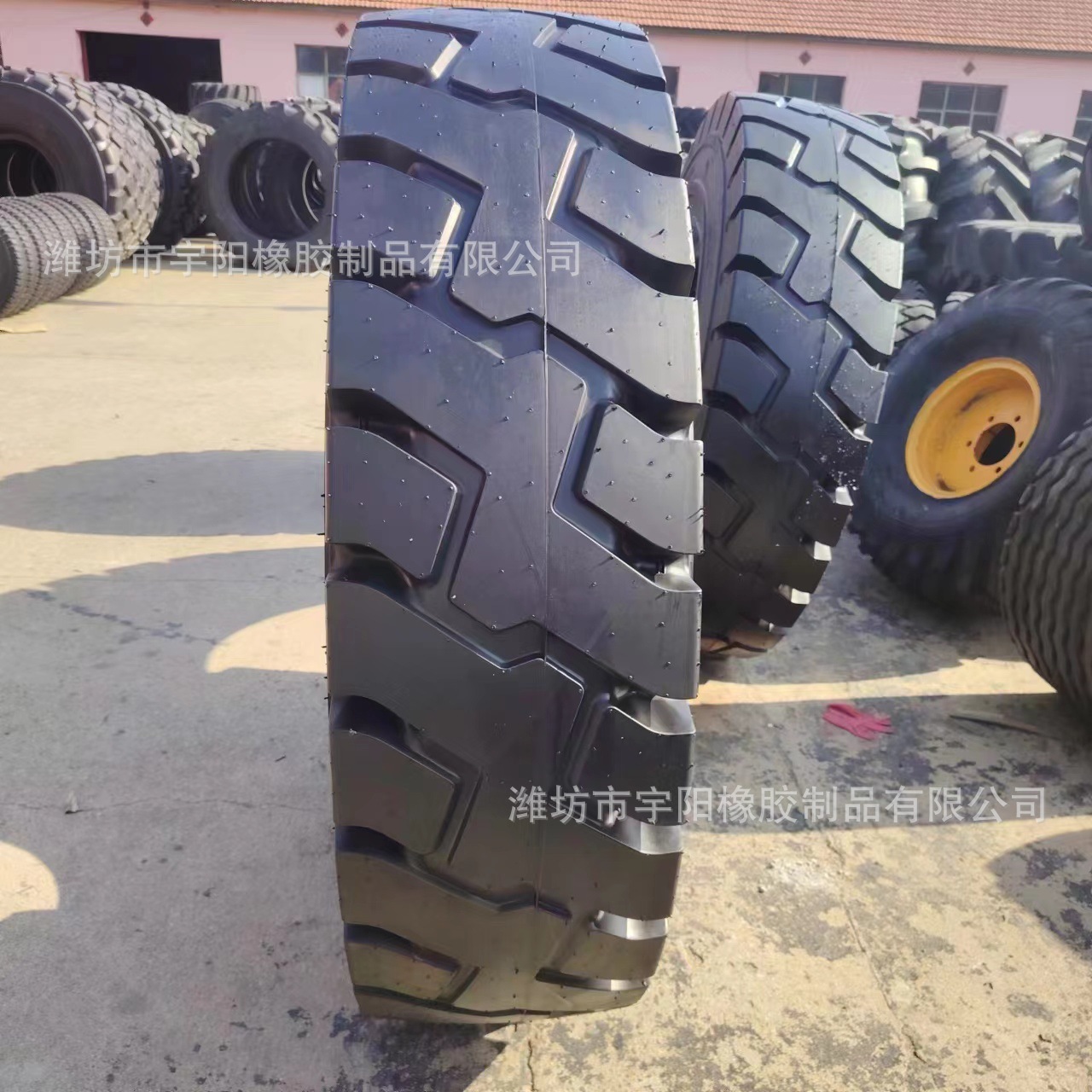 18.00R25 叉车 正面吊 机场拖车加厚轮胎