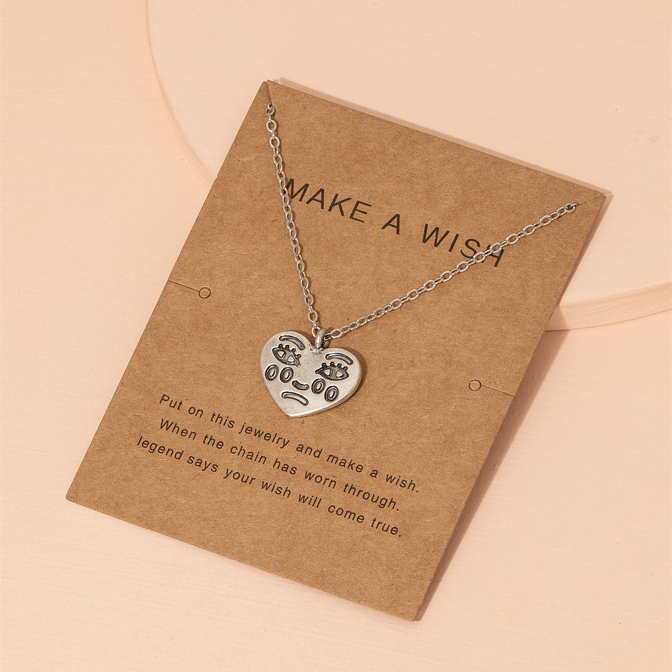 Korea's New Simple Creative Heart Pendant Necklace display picture 3