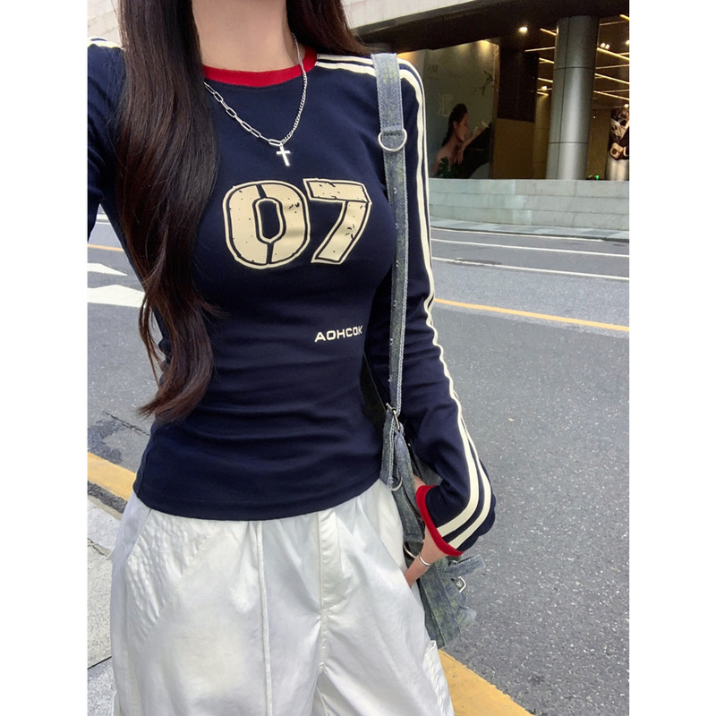 アメリカのレトロhiphopの肩の3つのバーの長袖のtシャツの女性の2024年の春と秋の修身はやせている短い上着を現します。|undefined