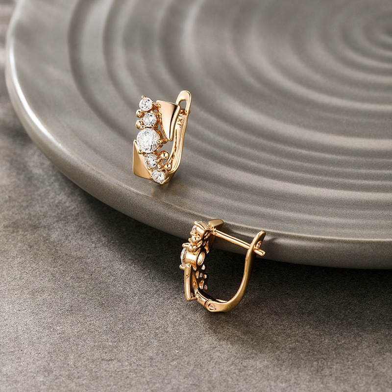 Xuping nueva aleación de cobre galvanizado 18k piedras preciosas artificiales de nicho ruso diseño de auriculares de viento retro