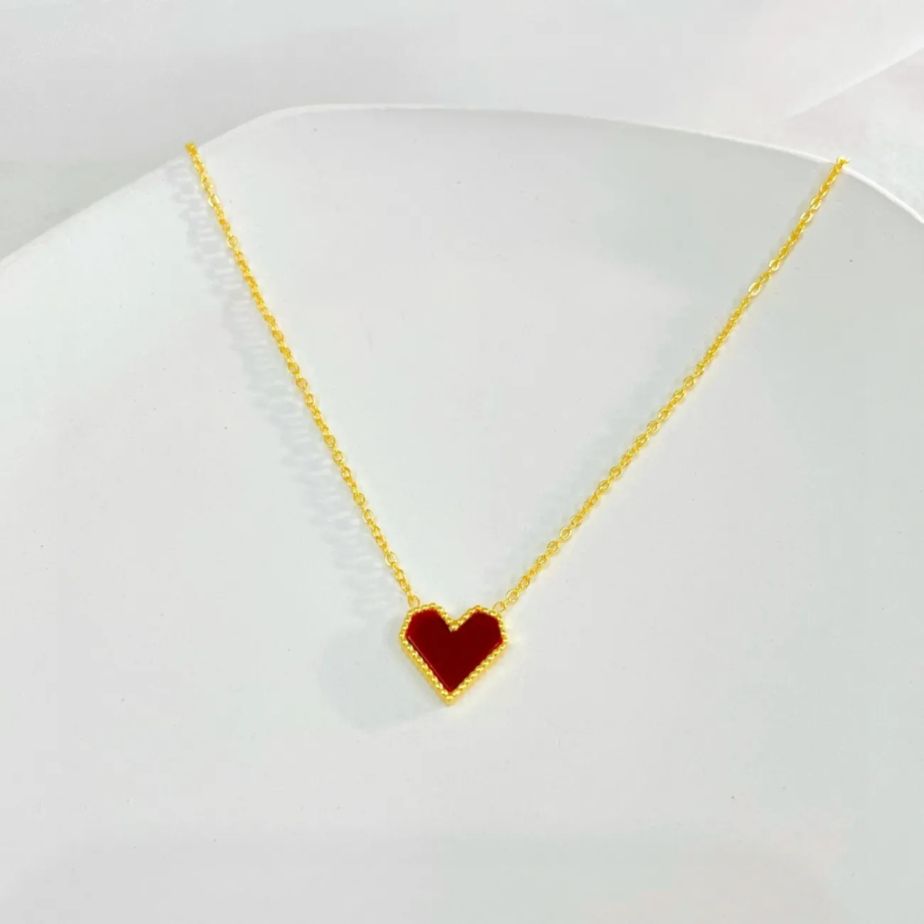 Fashion Heart Shape Titanium Steel Plating Acrylic Pendant Necklace display picture 2