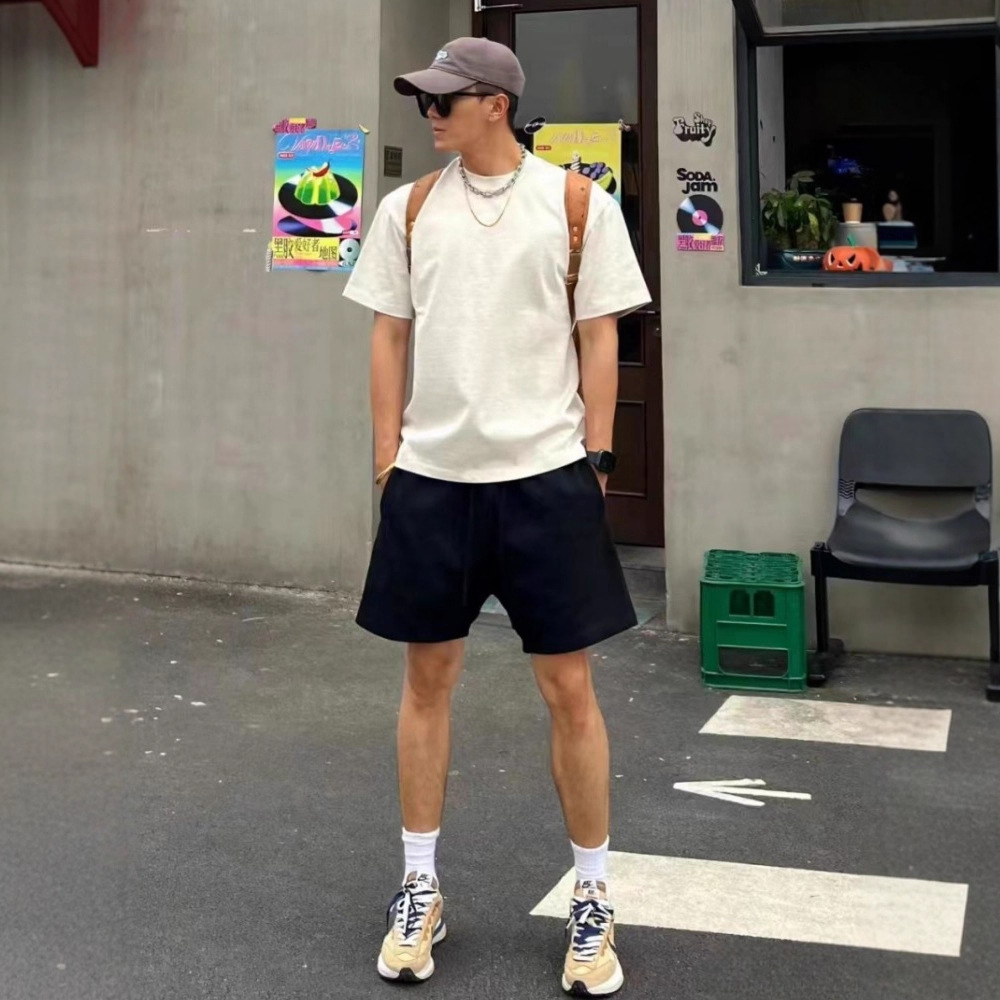 검은색