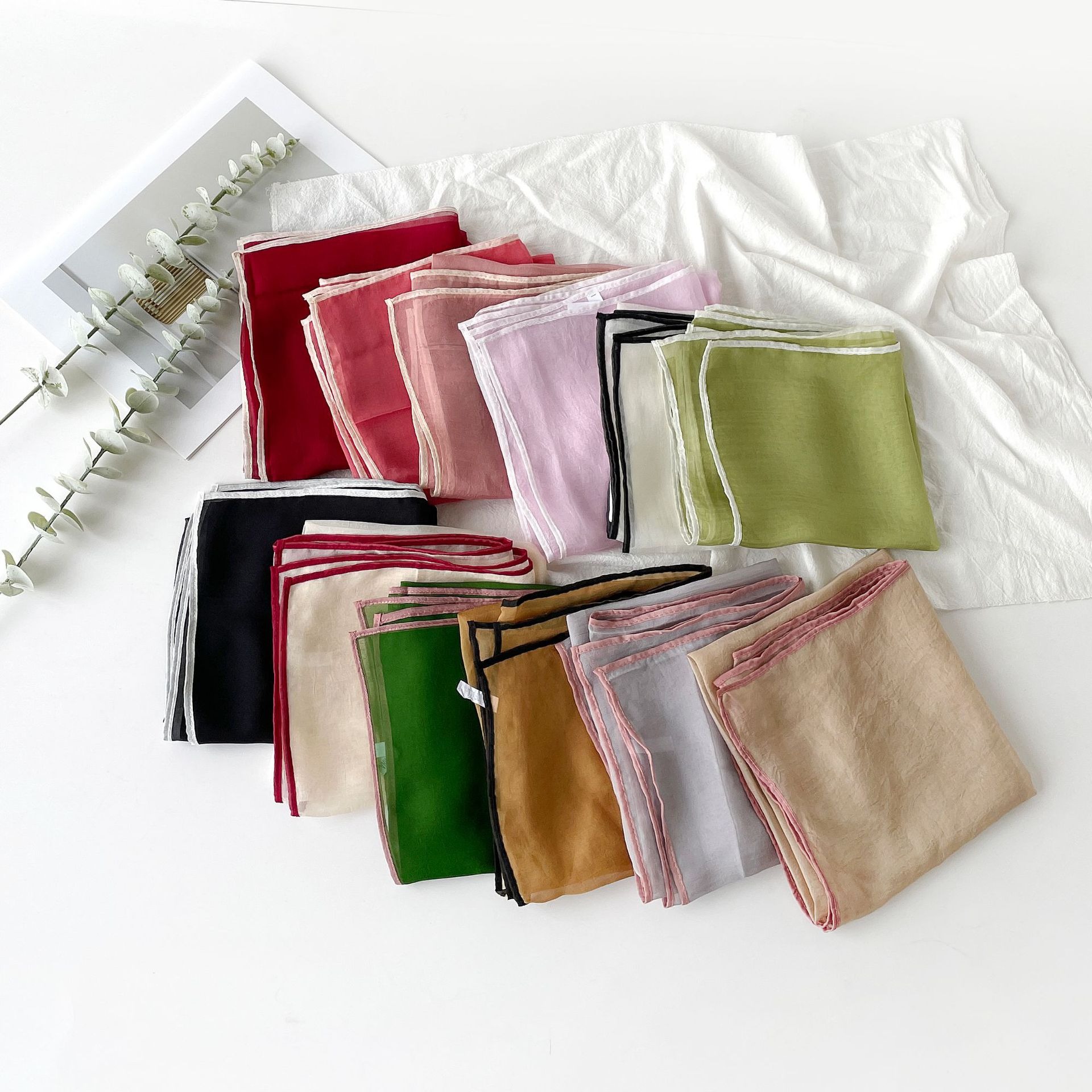 Einfarbiger, 70 cm kleiner, quadratischer, atmungsaktiver und schweißabsorbierender, künstlerischer Temperamentschal für einfache, professionelle Damen_voghion.com