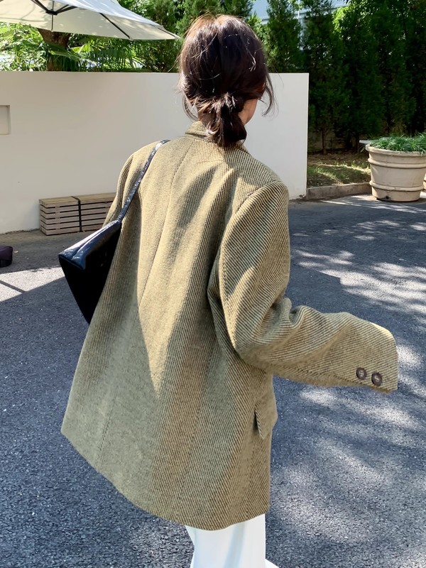 Benview【实体专供】加厚毛呢西装外套女2025新款秋冬小香风短款|undefined