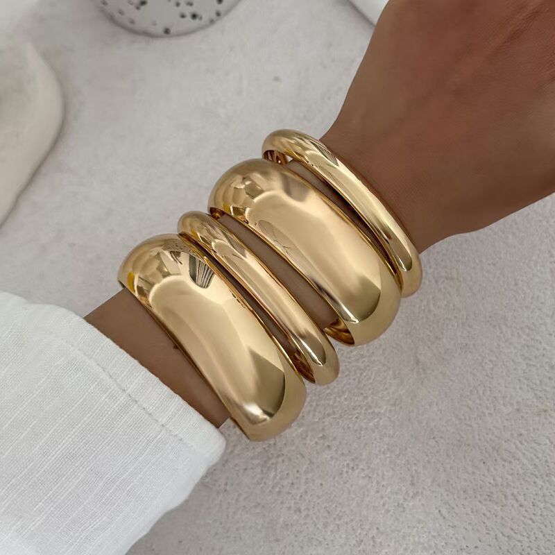 European and American Cross-Border Jewelry, Fashionable Curved Glossy Twist Bracelet, Simple Geometric Metallic Bracelet Set