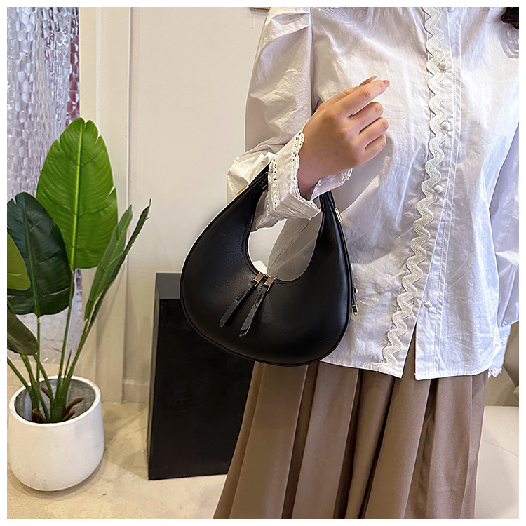 Koreanische Halbmondtasche 2024 Neue Modetasche Retro Internet Celebrity Beliebte einfache Handtasche Vielseitige Umhängetasche Großhandel_voghion.com