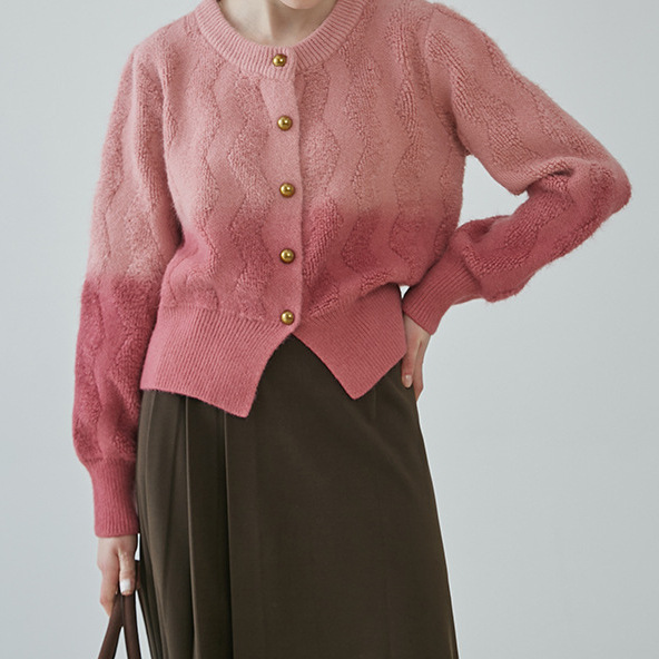 24 invierno Puyuan Stack Shirt Fu batido de miel de melocotón de color gradiente de punto Cardigan de primavera y otoño mujeres