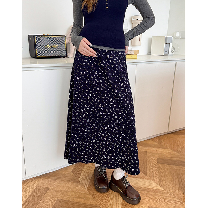 Maternity skirt for spring and autumn, fashionable and casual knitted floral skirt for pregnant women, lower body skirt without belly support for spring and autumn