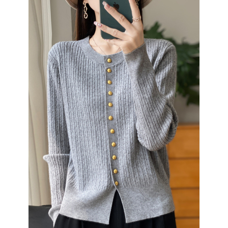 Primavera y otoño de alta calidad invierno nuevo estilo de cuello redondo jersey de punto cardigan suéter de mujer chaqueta suelta flor de nézel con camisa de base
