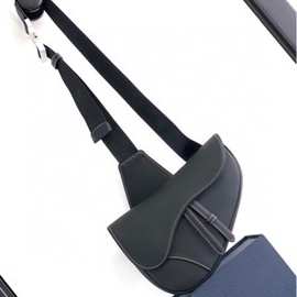 D奥真皮黑色马鞍斜挎包男士单肩包胸包高品质图片实拍