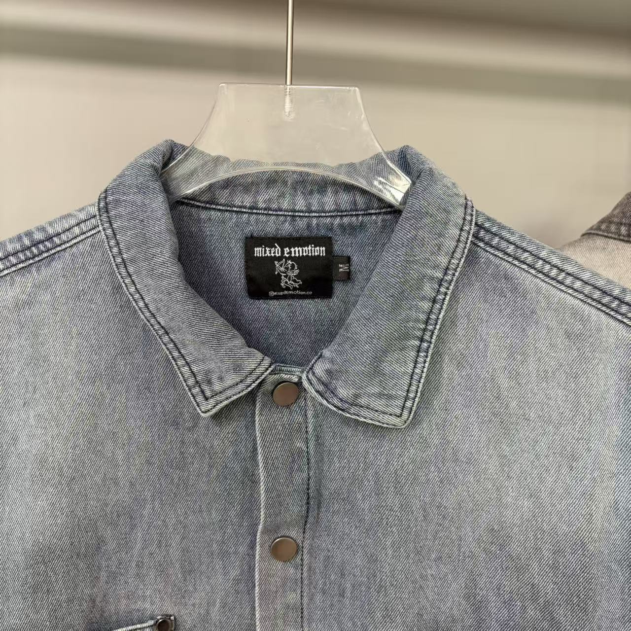 Camicia di jeans uomo con stampa paisley mixed&emotion stile_voghion.com