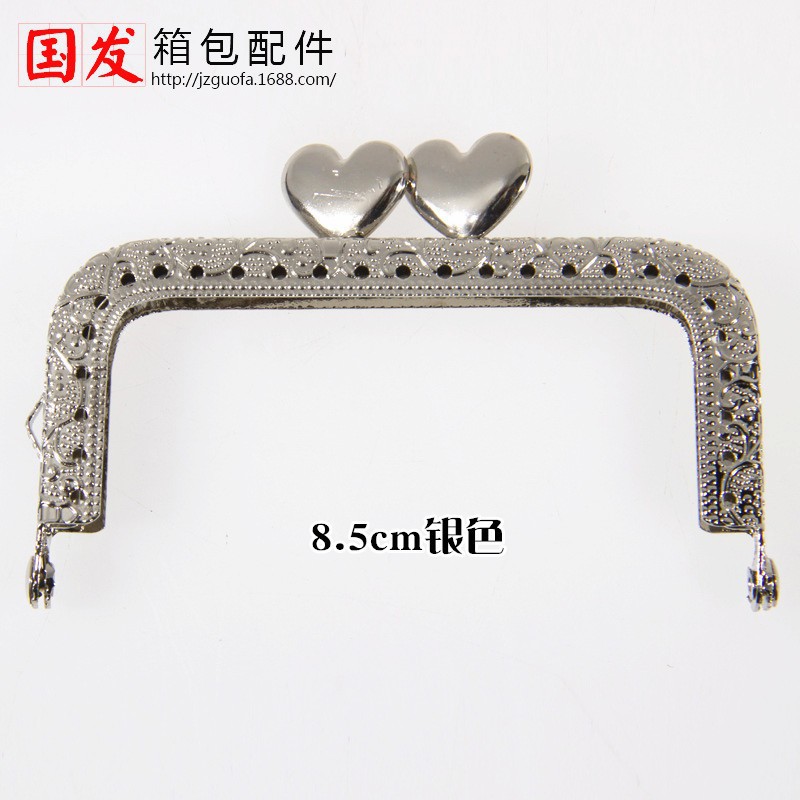 8.5CM cuadrado en relieve en forma de corazón oro amor serie bronce plateado