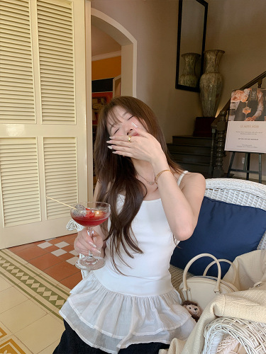 Elegant double-layer cake-shaped innerwear with sweet base top for women