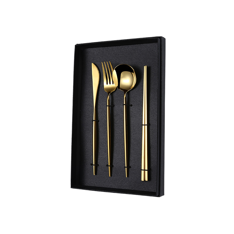 Portugisisk bestiksæt i rustfrit stål med guld finish_voghion.com