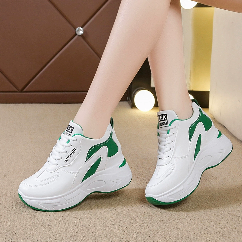 Увеличенные белые туфли на толстой подошве для студенток, весенне-летние дышащие отцовские туфли 2022 года, универсальные повседневные кроссовки, уличные трендовые