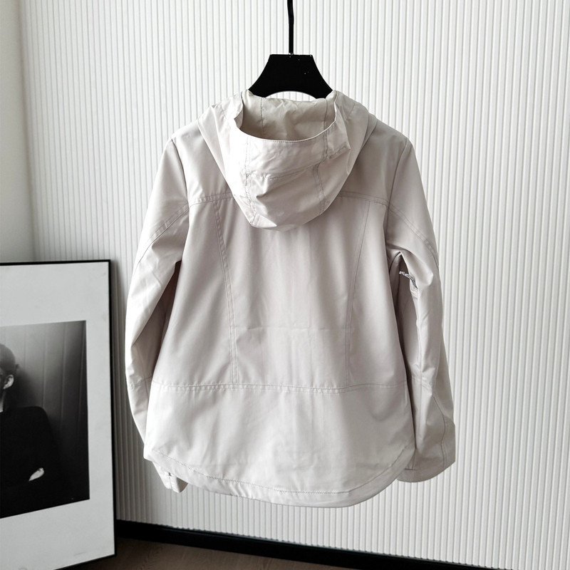 早秋新品 女子防风防水日常通勤徒步印花宽松连帽冲锋衣外套|undefined