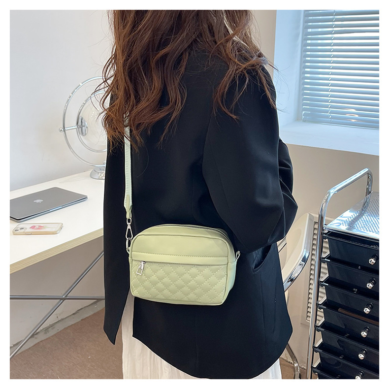 Lingge maquillage 2023 nouveau petit parfum Style épaule Guangzhou mode sac de téléphone pour femmes_voghion.com