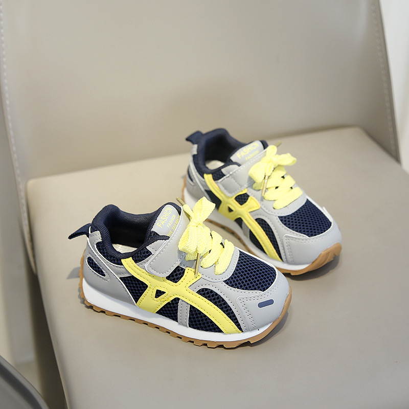 Zapatos deportivos para niños 2025 otoño nuevo tipo de zapatos de corrida transpirables para niñas, zapatos casuales de suela suave para bebés masculinos, moda