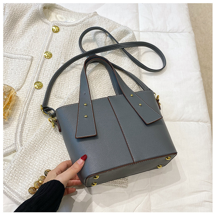 PU Fashionable Handheld Tote Bag With Large Capacity 2023 New High End And Small Mom's One Shoulder Crossbody Small Square Bag_voghion.com