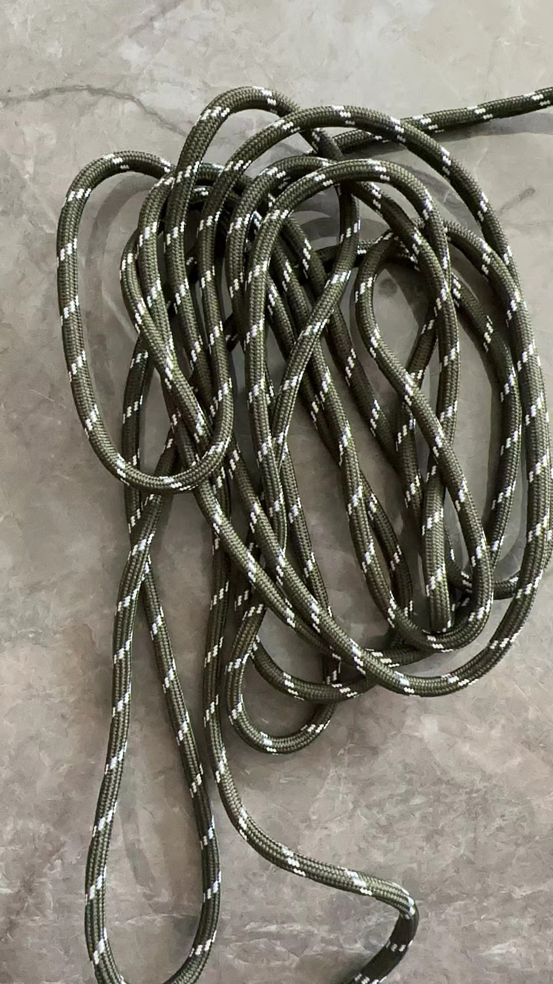 Cordones redondos de 5 mm para zapatos de papá, botas de senderismo, botas estilo Martin, con rayas diagonales en negro, blanco y amarillo.