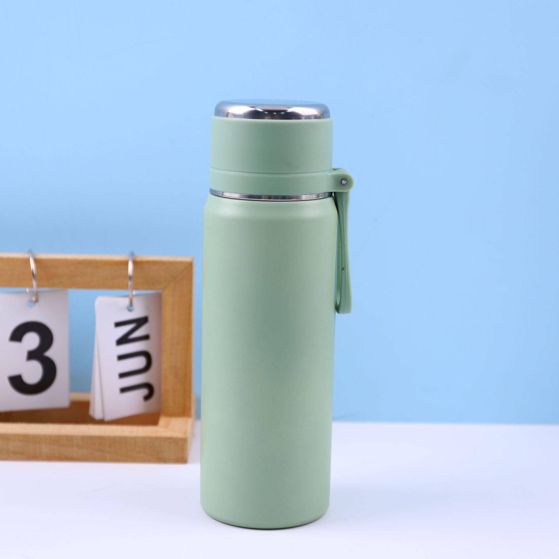 Pequeño fresco nuevo 316 taza de aislamiento de acero inoxidable para estudiantes, mujeres y hombres bala taza de agua portátil doble al aire libre