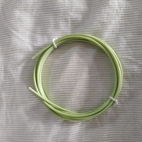 Macaron color (tender green)