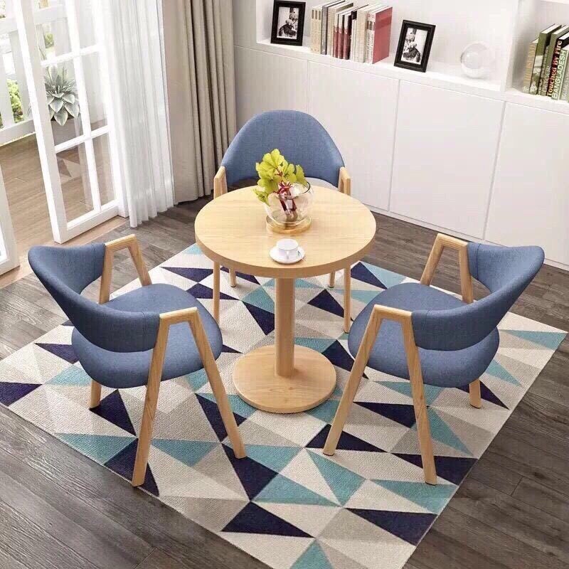 60개 원형 테이블과 의자 3개 진한 파란색 천