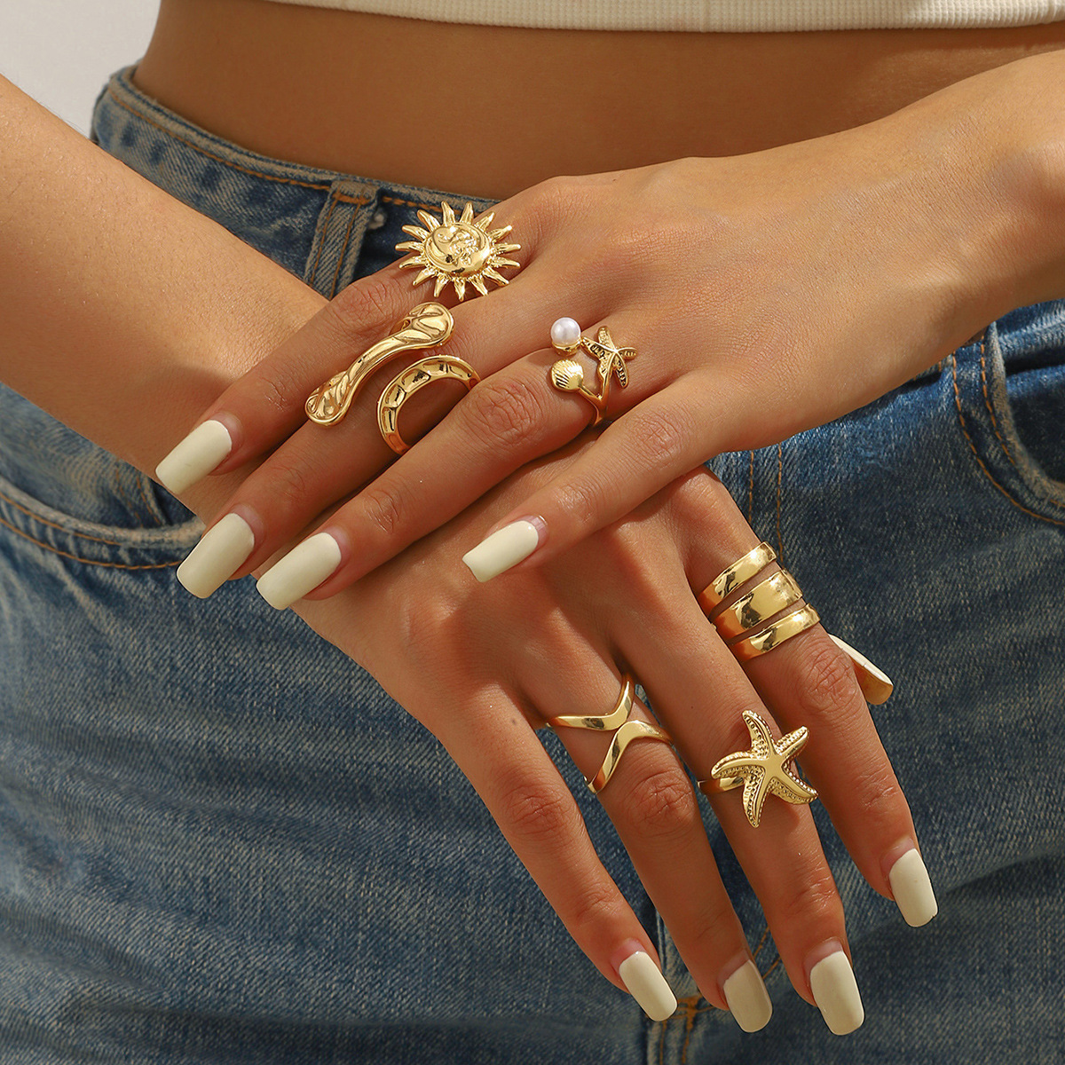 Fashionable wavy glossy ring with diamond pattern stainless steel