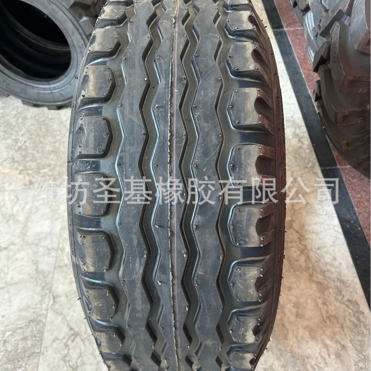 玉米联合收割机 打捆机农机具轮胎厂家直供10.0/75-15.3