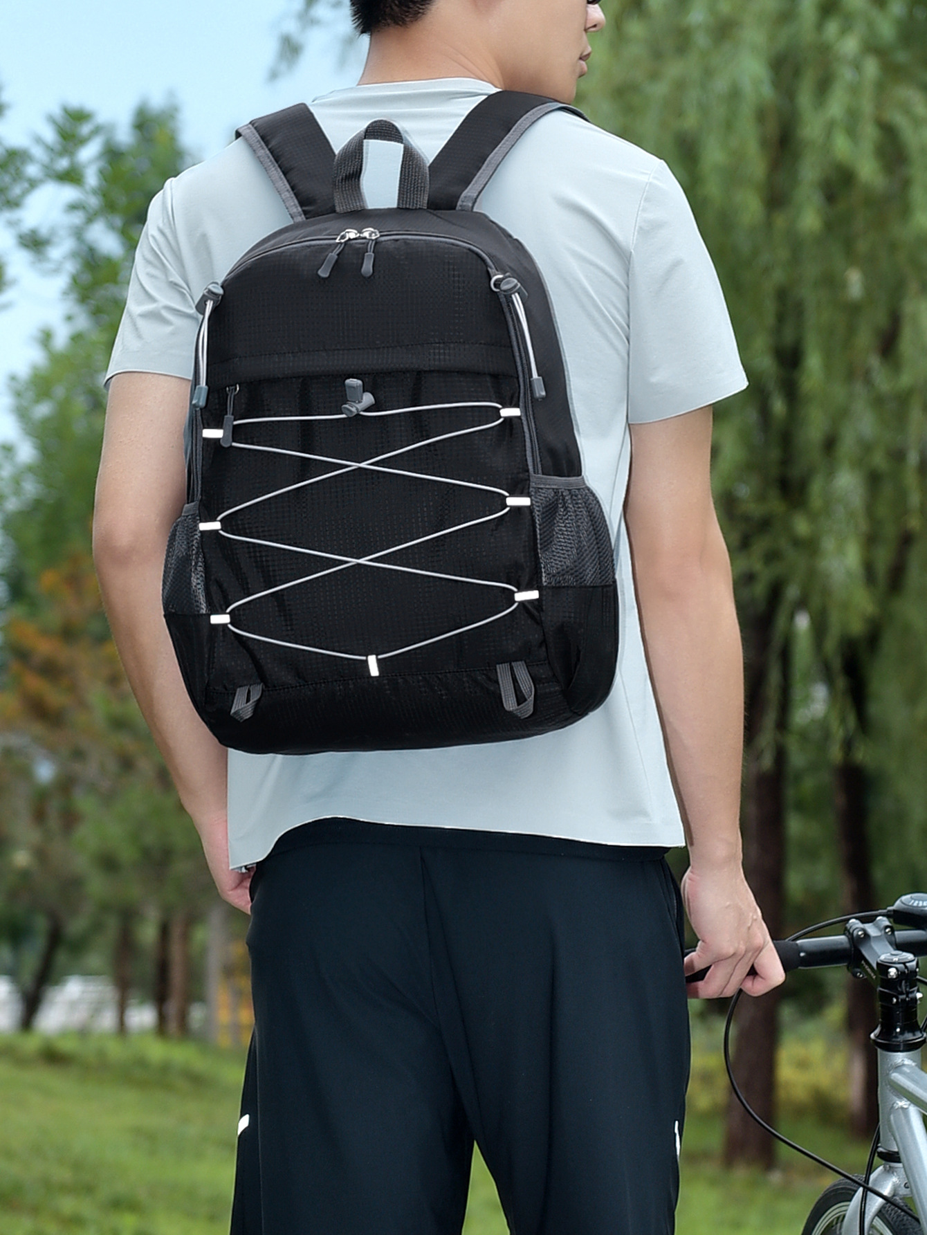 Mochila de Senderismo Plegable de Nylon Impermeable y Ultraligera para Deportes al Aire Libre image 3