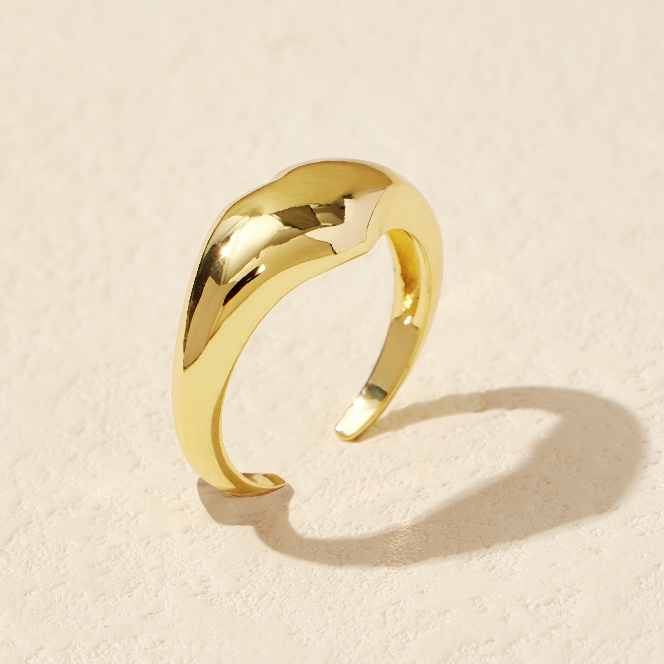 Hot selling handmade French niche style full heart opening gold-plated 14K female personalized fashion ring_voghion.com