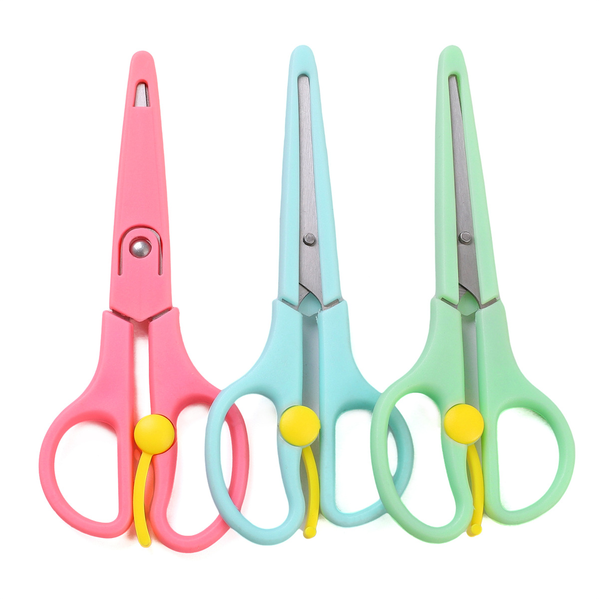 Small scissors, total length about 14cm, random colors