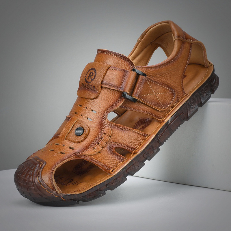 Men's high-end genuine leather breathable summer new style closed-toe perforated sandals with soft rubber soles, wear-resistant and non-slip beach shoes Men's high-end genuine leather breathable summer new style closed-toe perforated sandals with soft rubber soles, wear-resistant and non-slip beach shoes